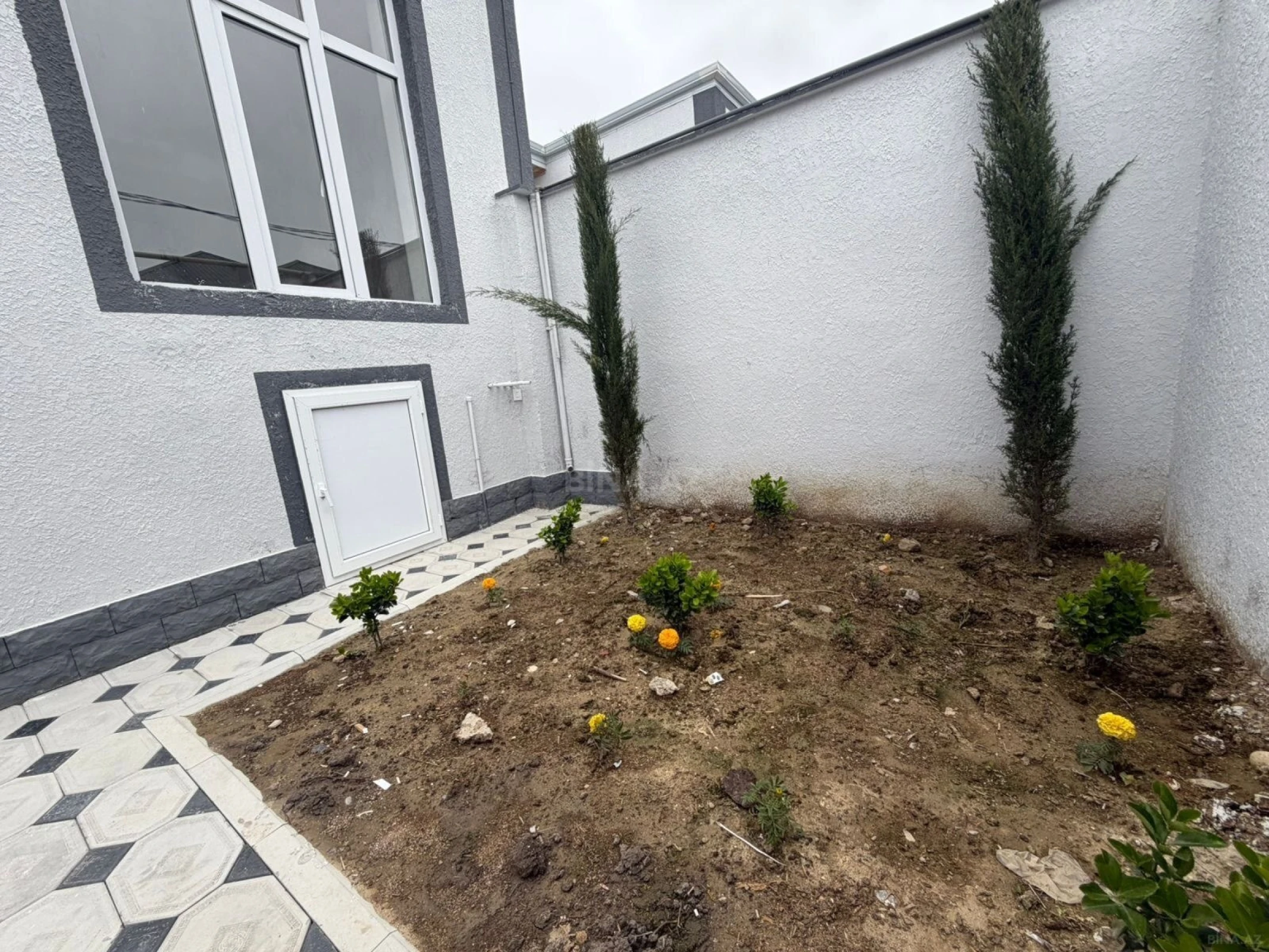 Satılır 2 otaqlı həyət evi 65 m²
