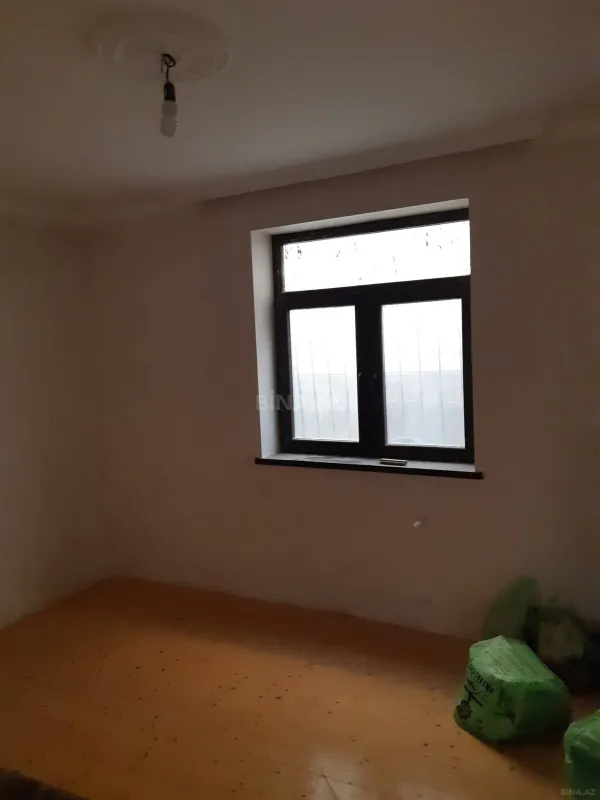 Satılır 4 otaqlı həyət evi 200 m²