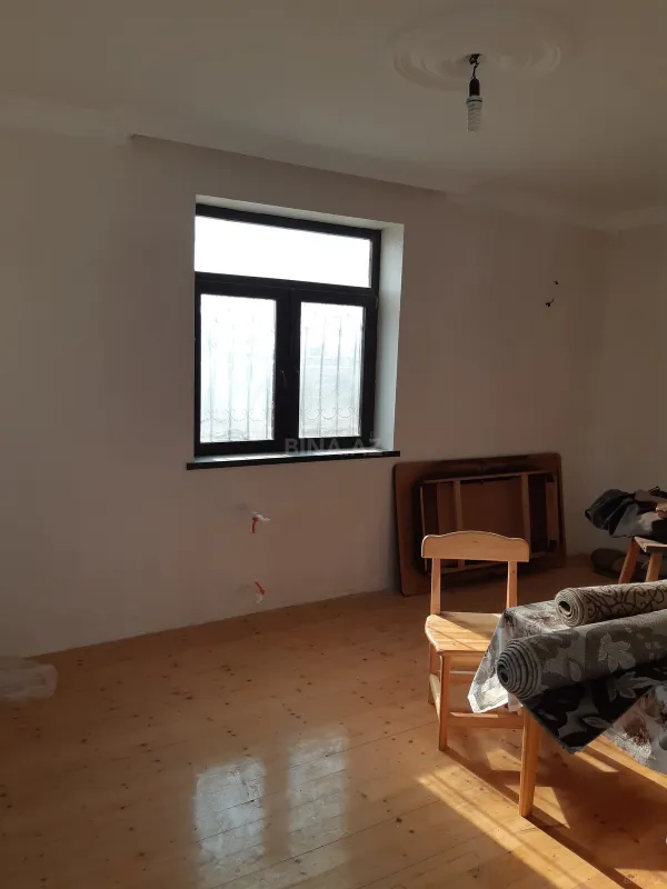 Satılır 4 otaqlı həyət evi 200 m²