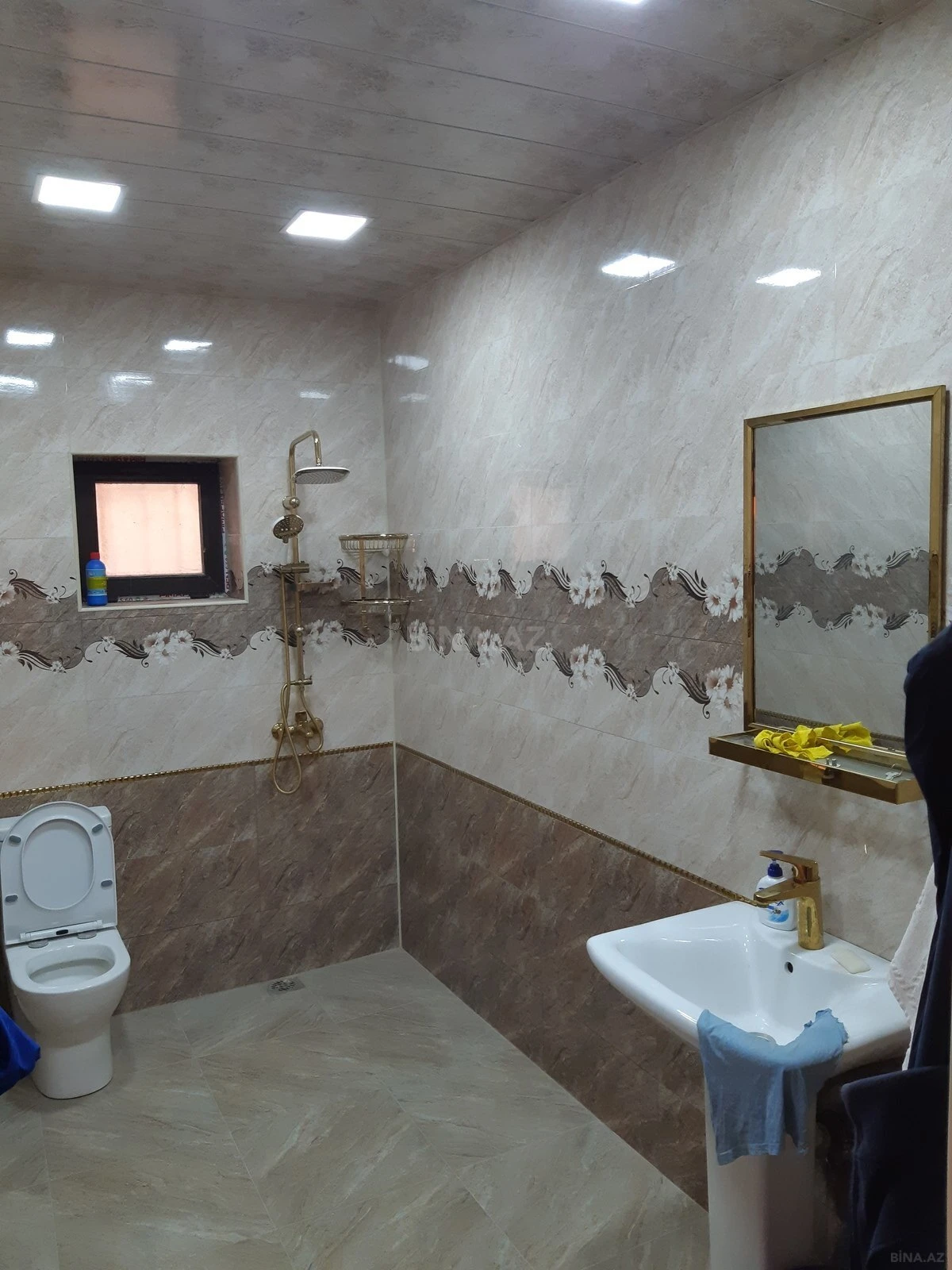 Satılır 4 otaqlı həyət evi 200 m²