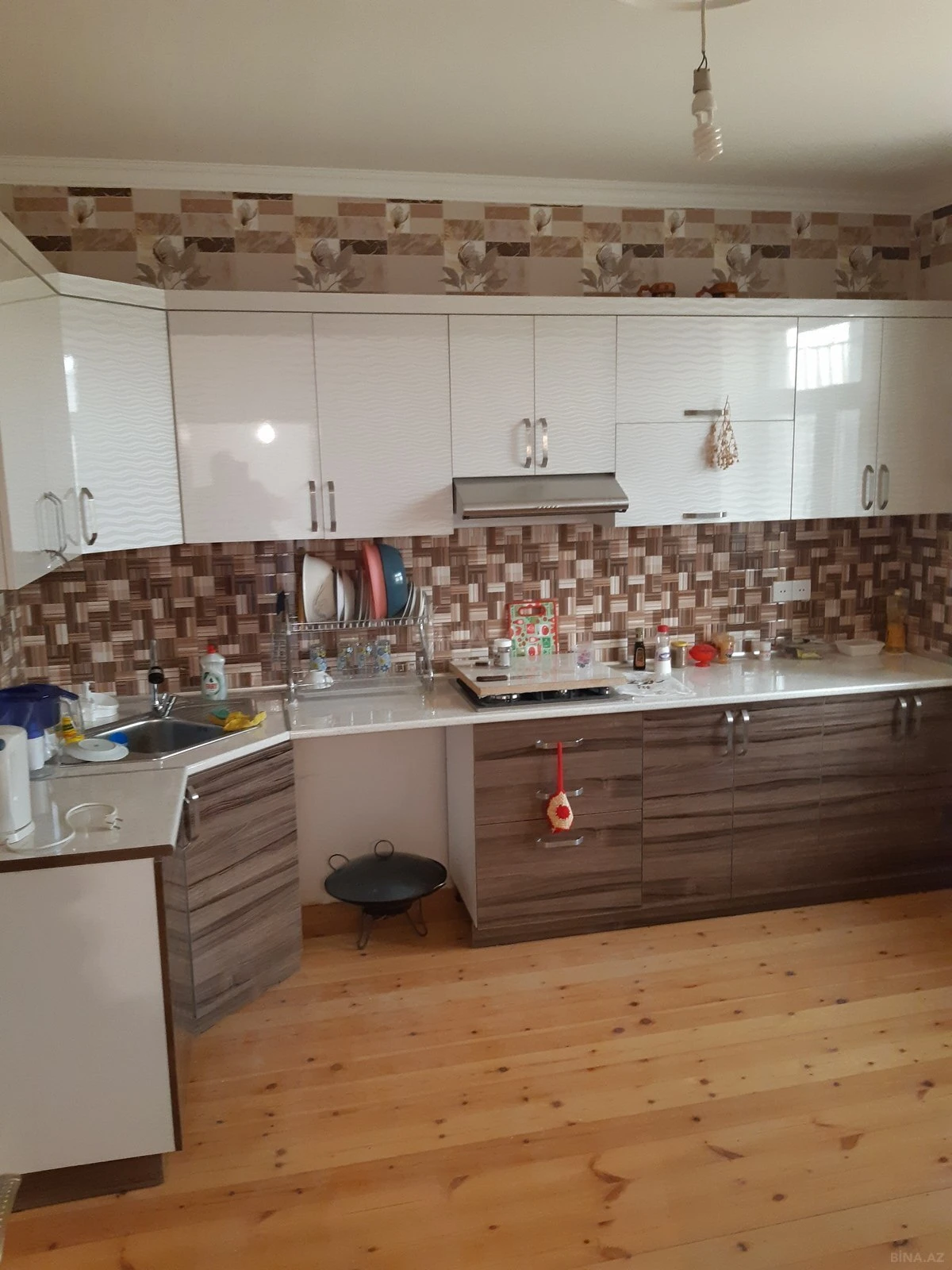Satılır 4 otaqlı həyət evi 200 m²