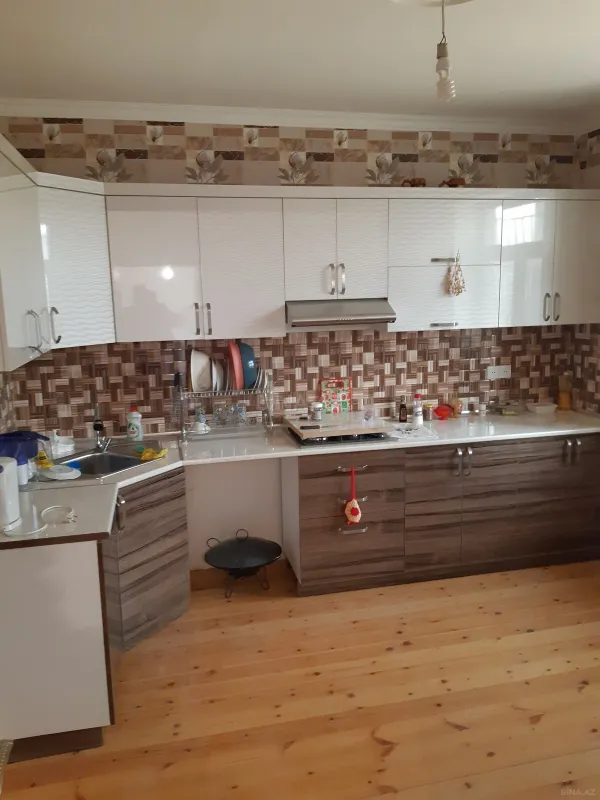 Satılır 4 otaqlı həyət evi 200 m²