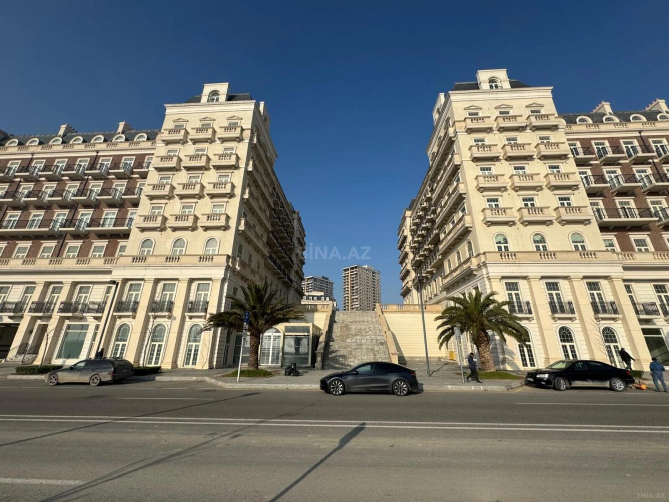 Satılır 3 otaqlı mənzil 105 m²