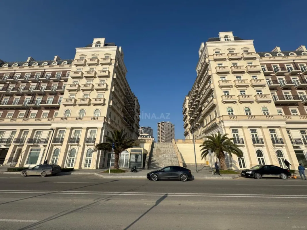 Satılır 3 otaqlı mənzil 105 m²