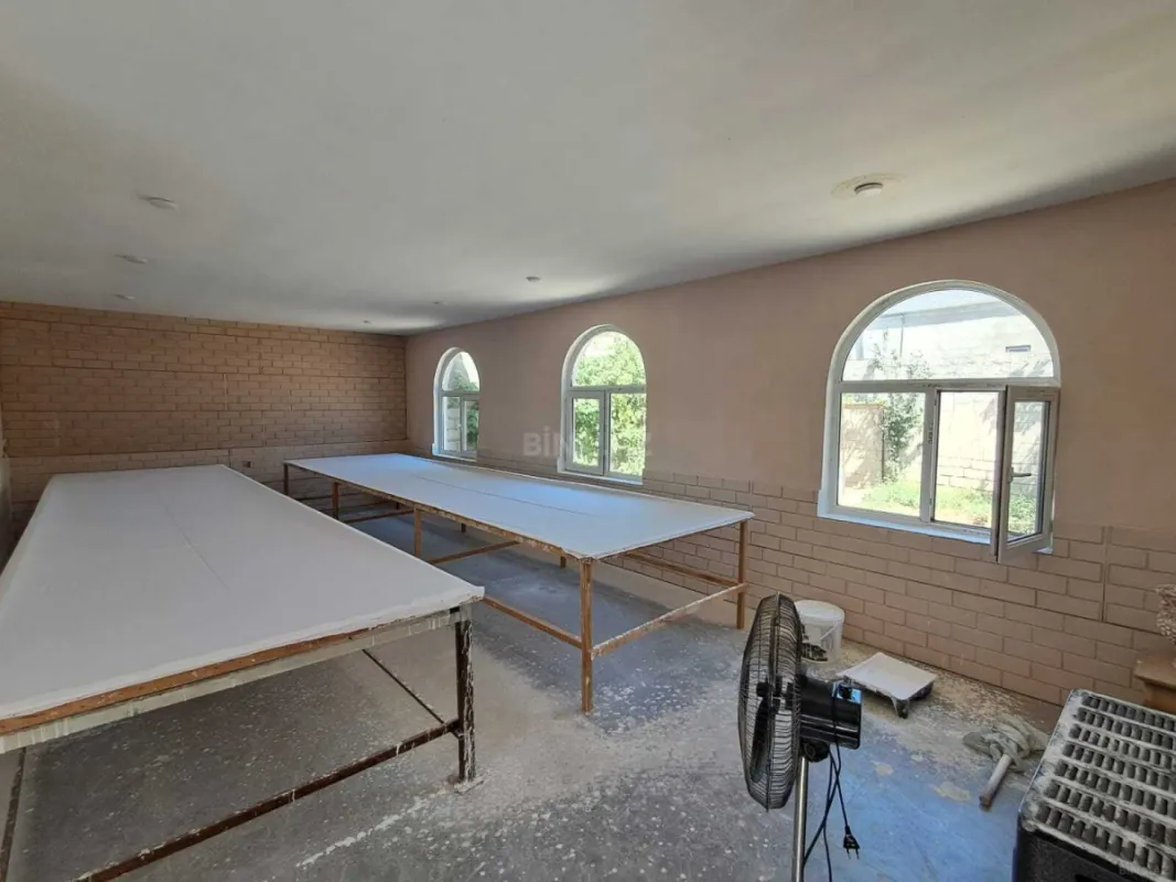 Satılır 5 otaqlı həyət evi 140 m²