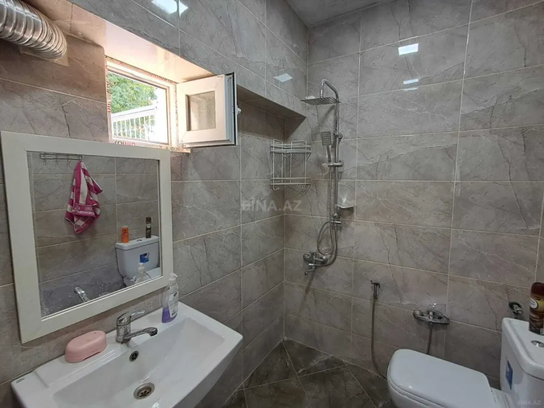 Satılır 5 otaqlı həyət evi 140 m²