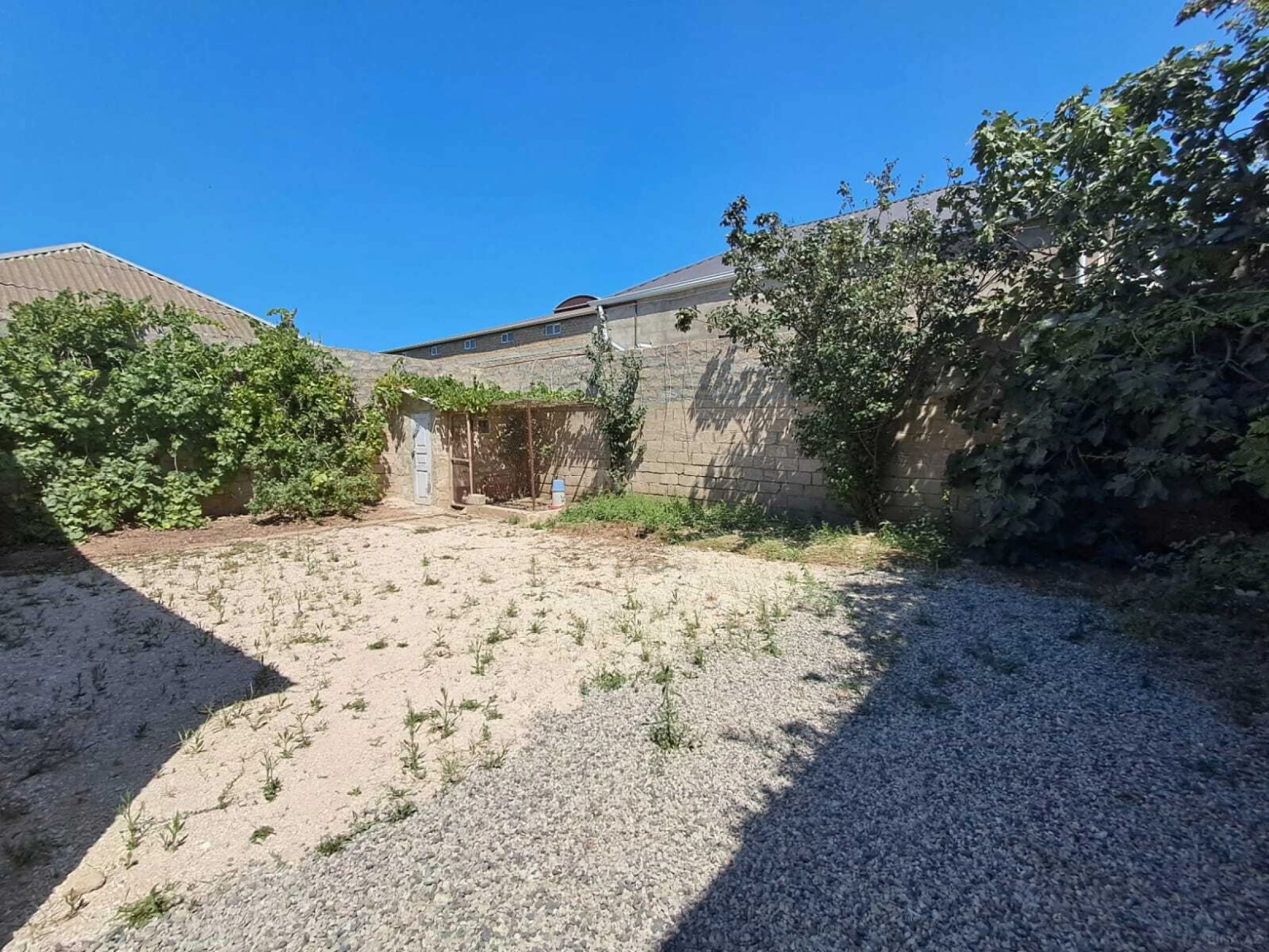 Satılır 5 otaqlı həyət evi 140 m²