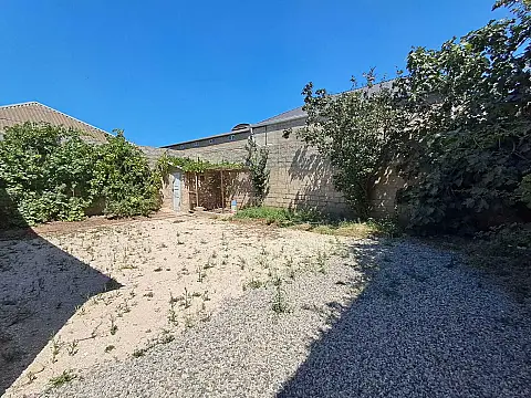 Satılır 5 otaqlı həyət evi 140 m²