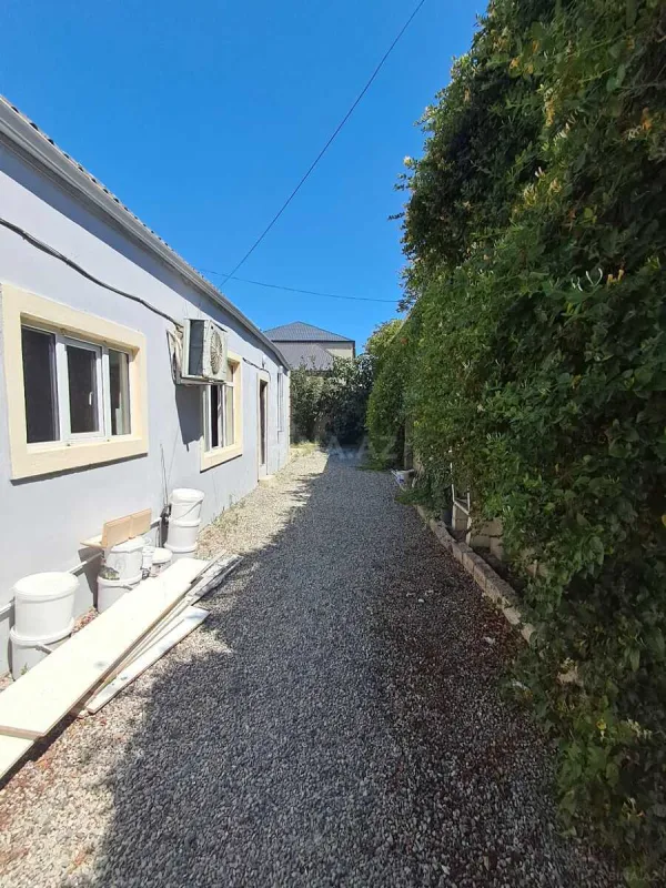 Satılır 5 otaqlı həyət evi 140 m²