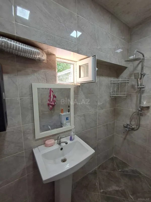 Satılır 5 otaqlı həyət evi 140 m²