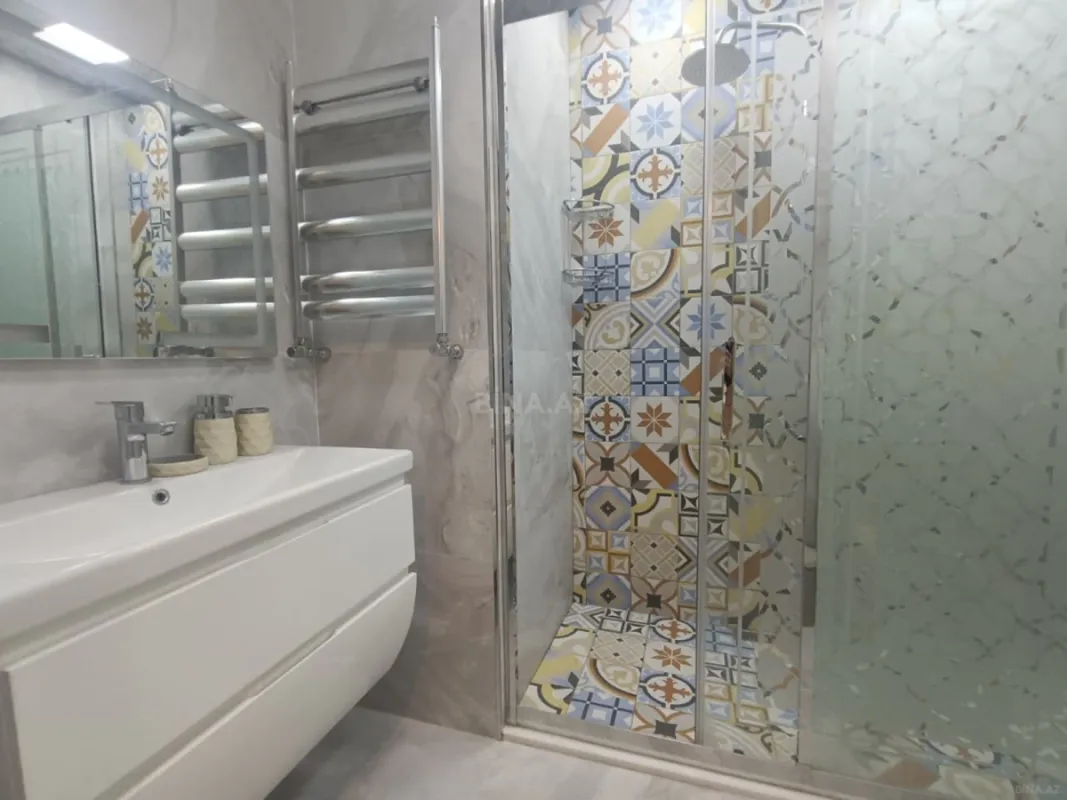 Kirayə verilir 2 otaqlı mənzil 90 m²