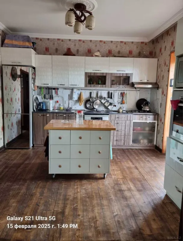 Satılır 5 otaqlı həyət evi 226 m²