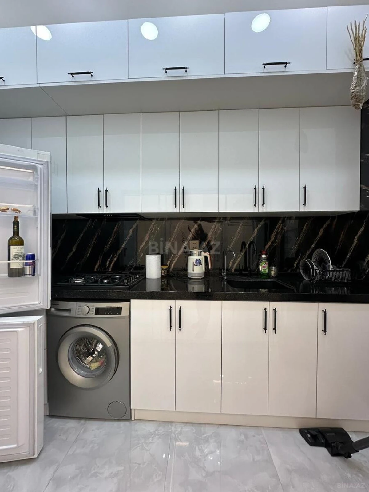 Satılır 2 otaqlı mənzil 67 m²