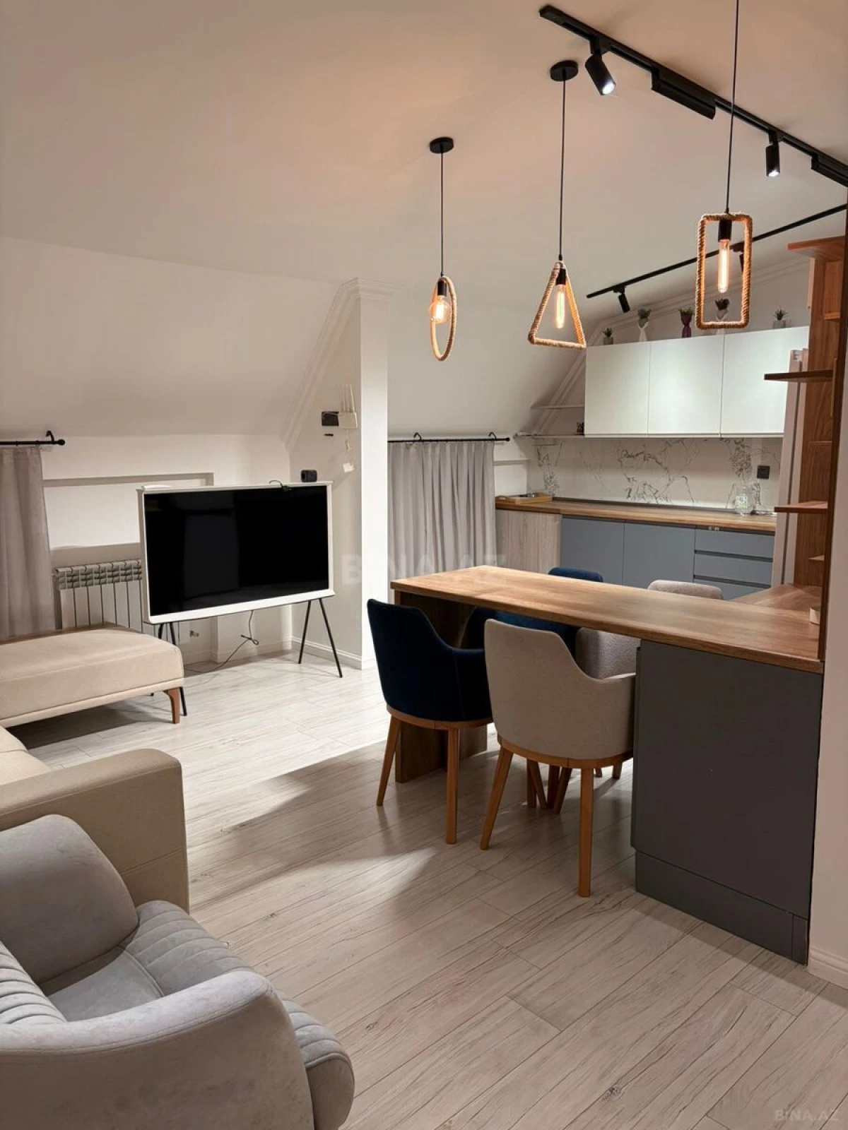 Kirayə verilir 2 otaqlı mənzil 75 m²