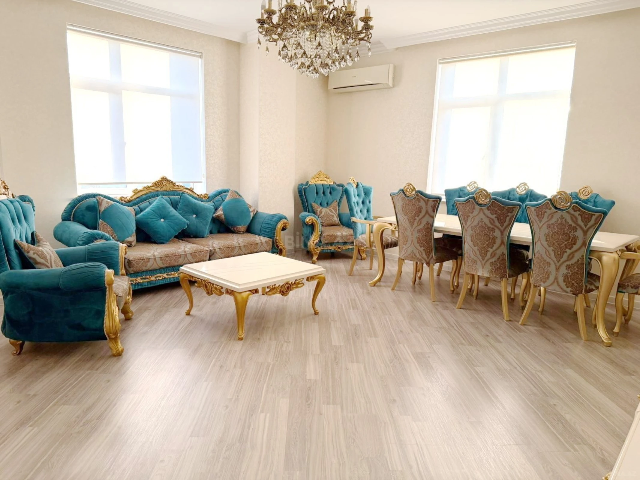 Kirayə verilir 3 otaqlı mənzil 142 m²