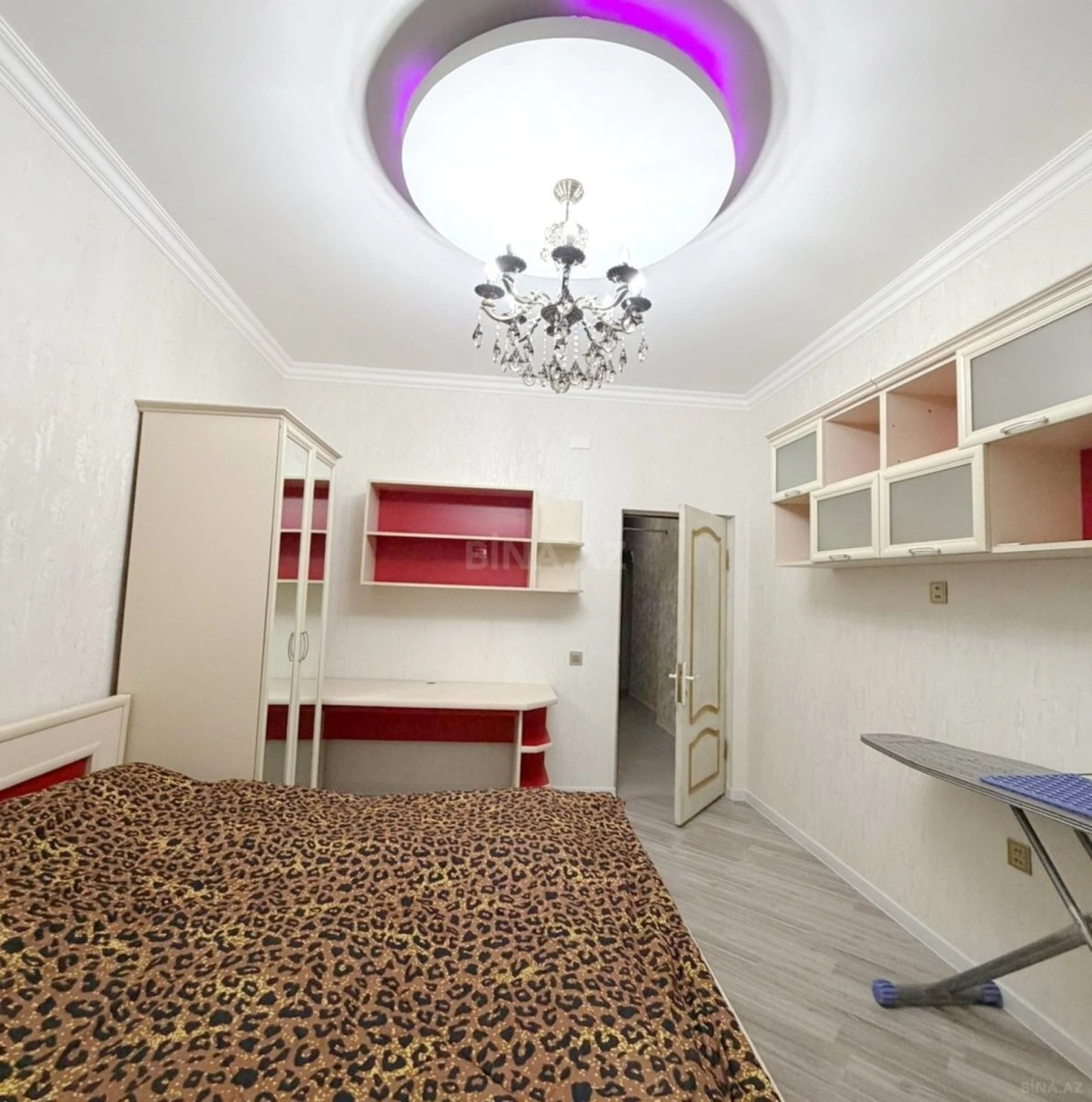 Kirayə verilir 3 otaqlı mənzil 142 m²