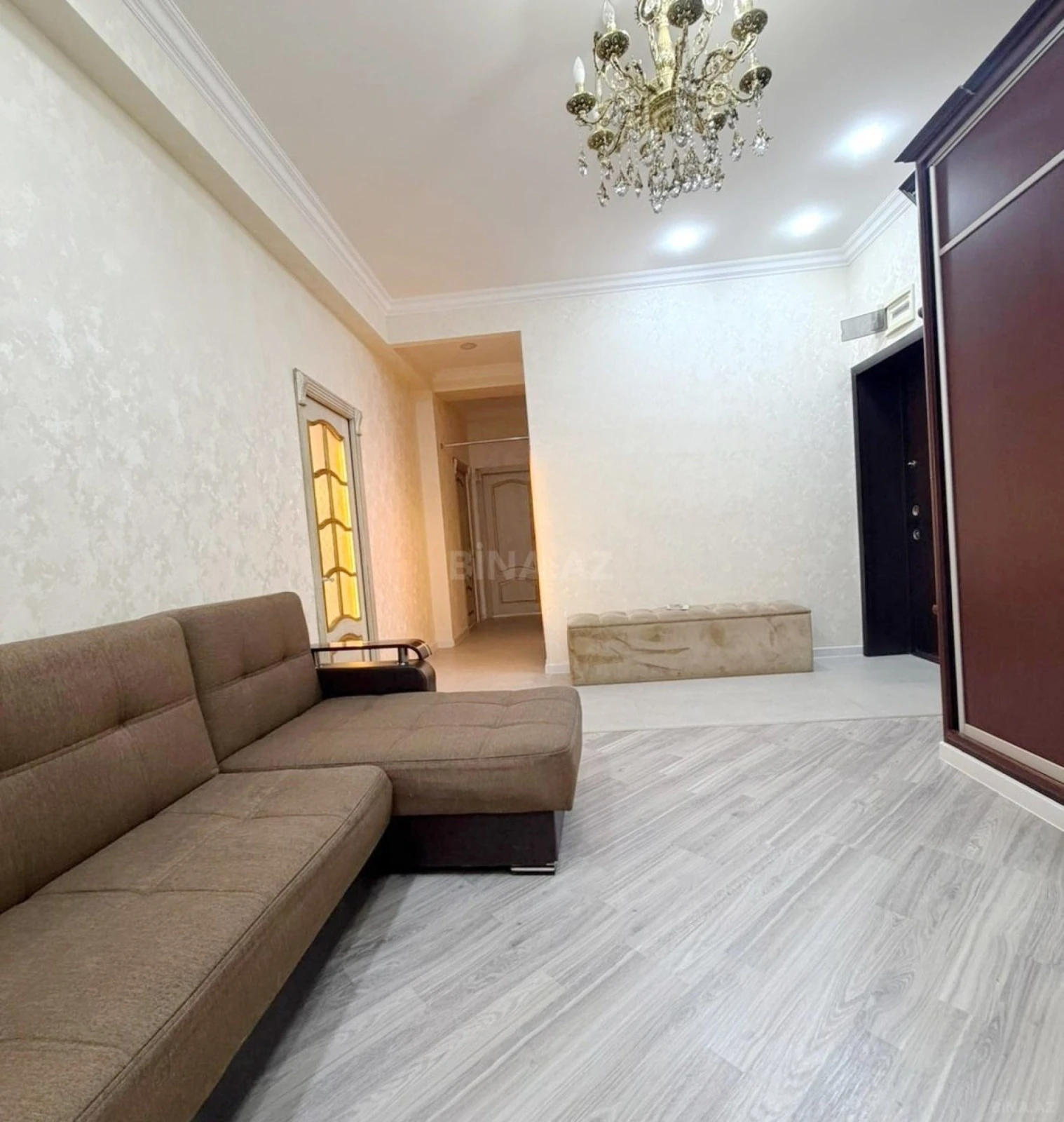 Kirayə verilir 3 otaqlı mənzil 142 m²