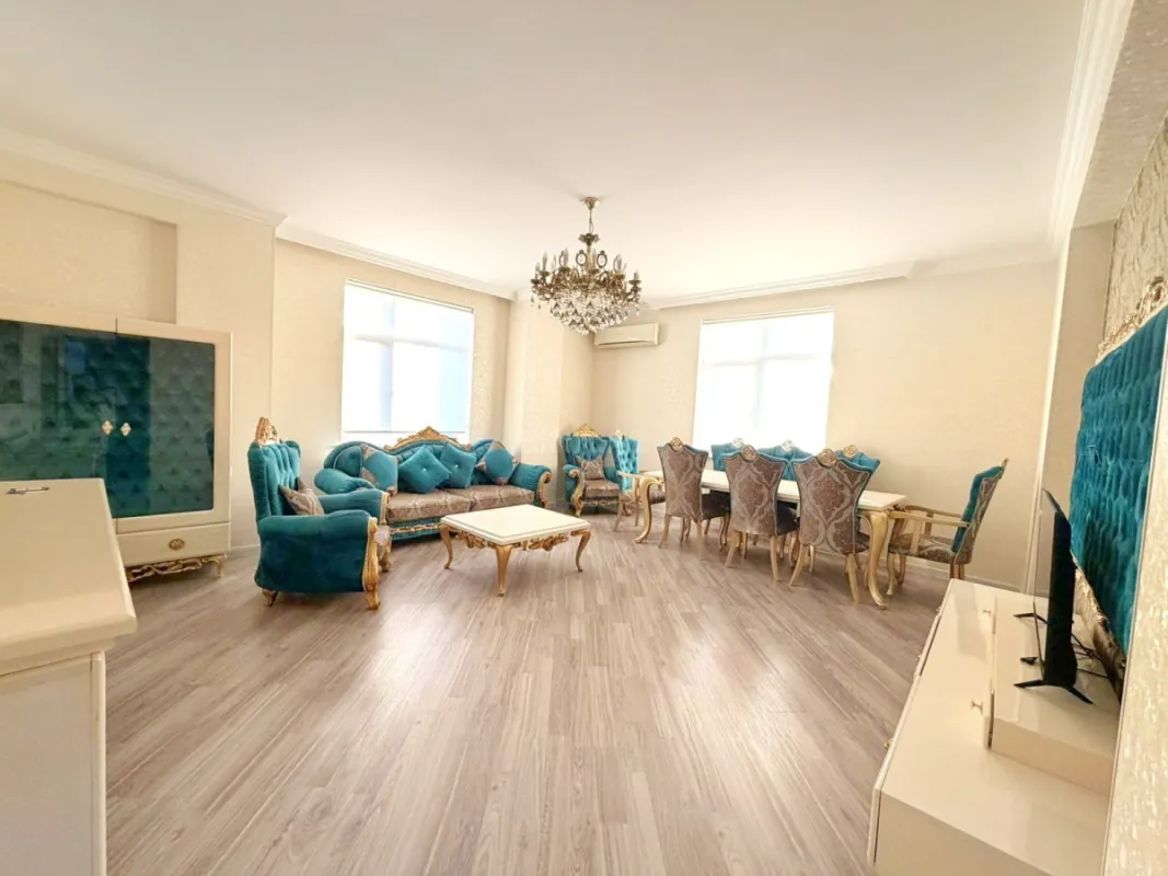 Kirayə verilir 3 otaqlı mənzil 142 m²