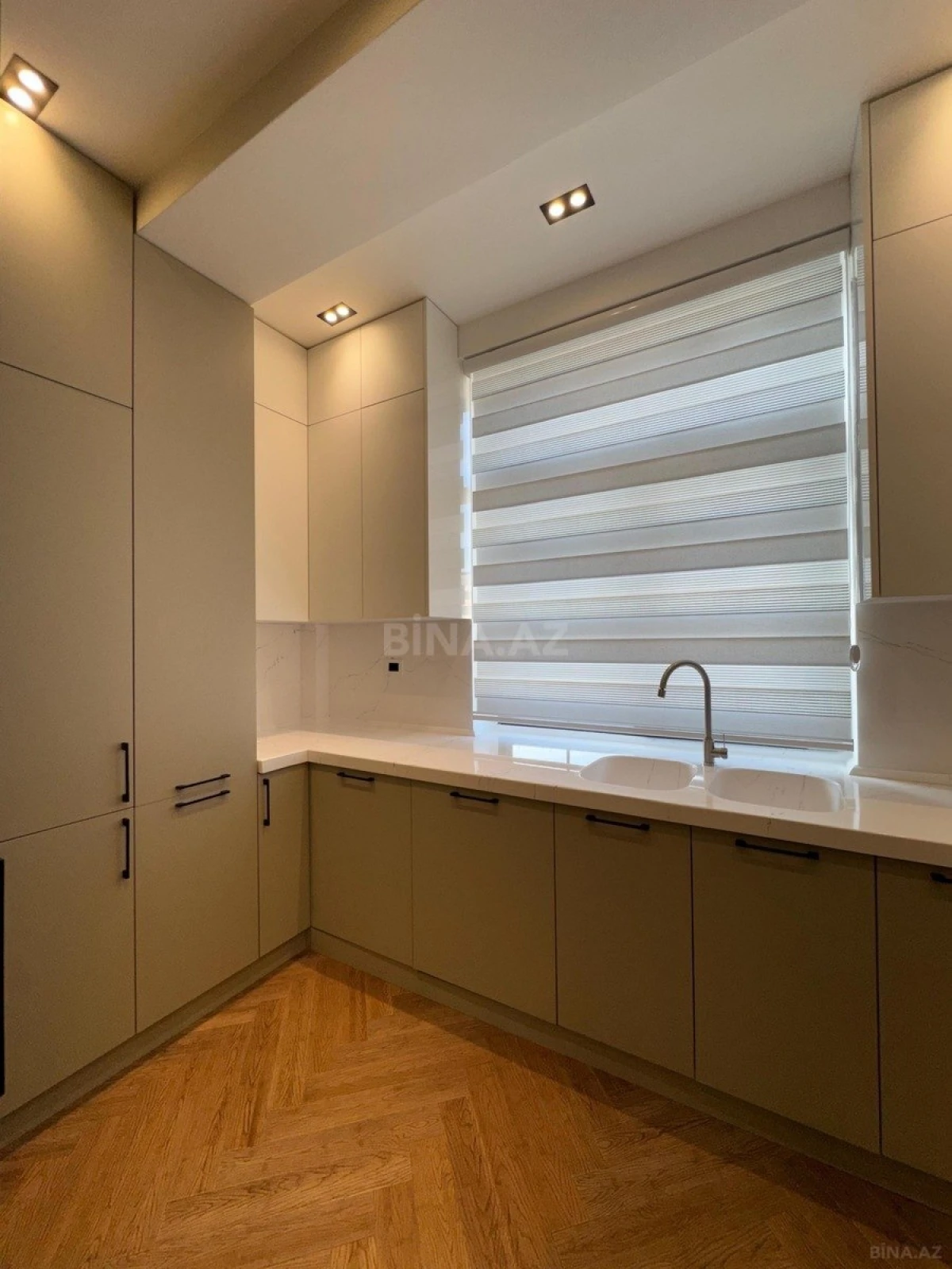 Satılır 2 otaqlı mənzil 70 m²