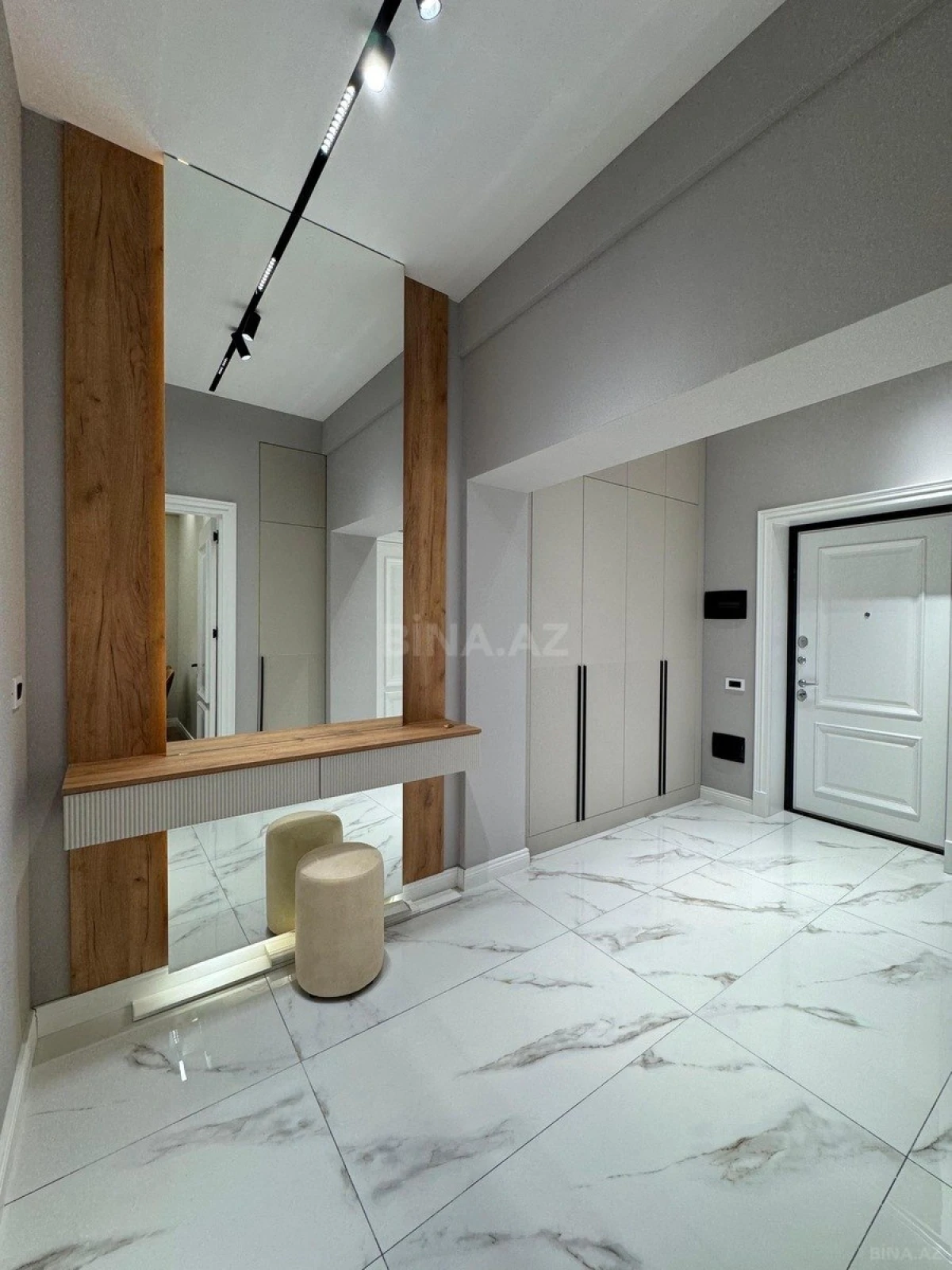 Satılır 2 otaqlı mənzil 70 m²