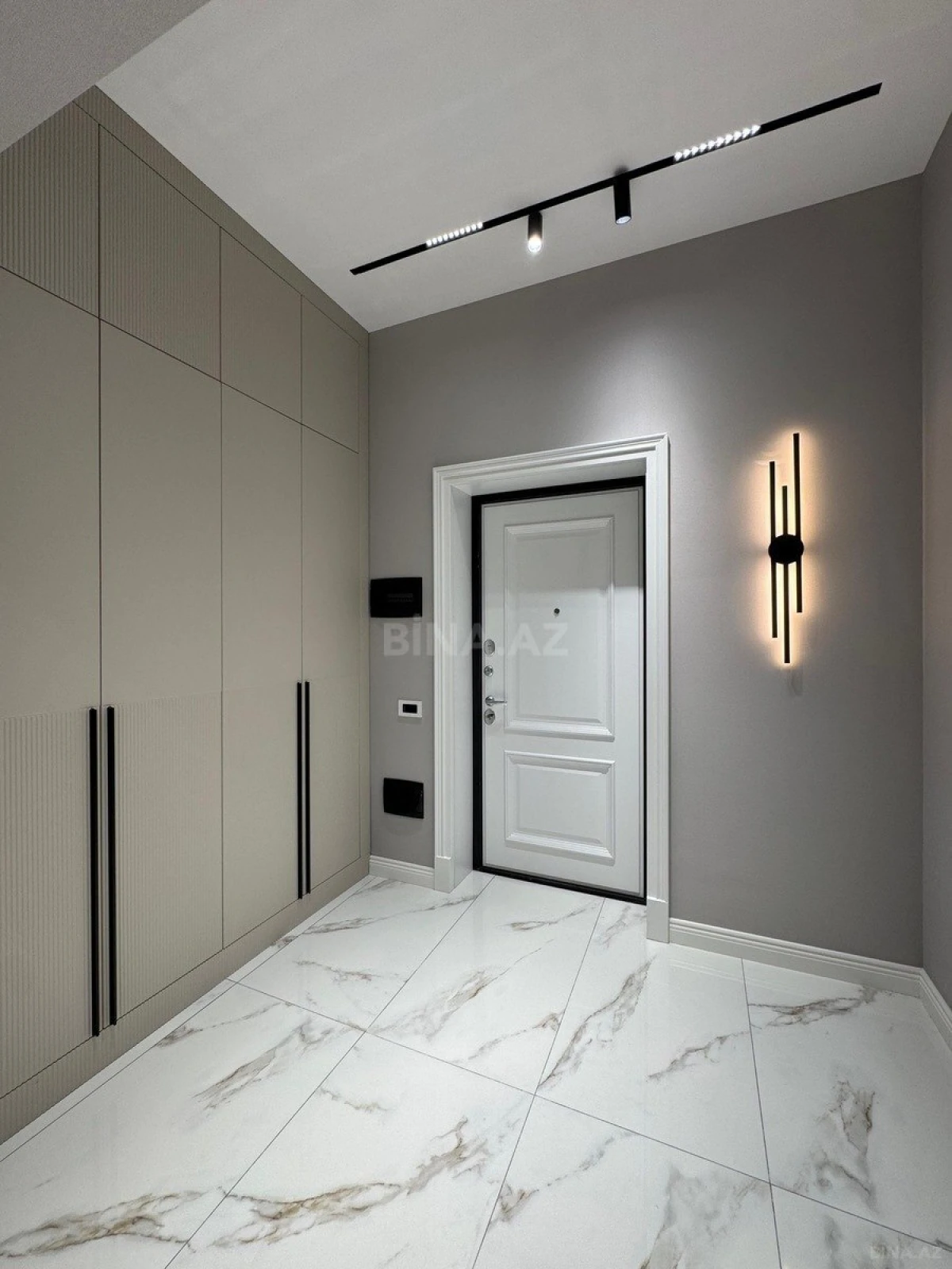 Satılır 2 otaqlı mənzil 70 m²