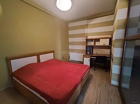 Satılır 4 otaqlı mənzil 140 m²