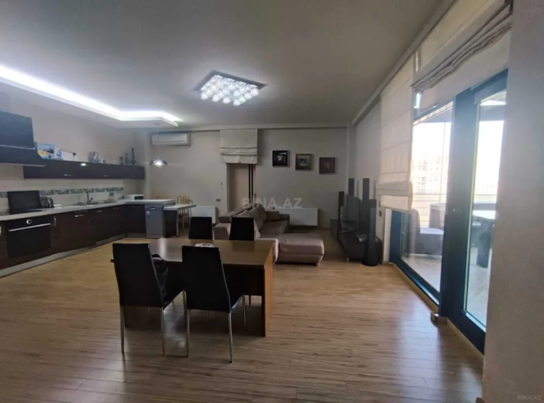 Satılır 4 otaqlı mənzil 140 m²