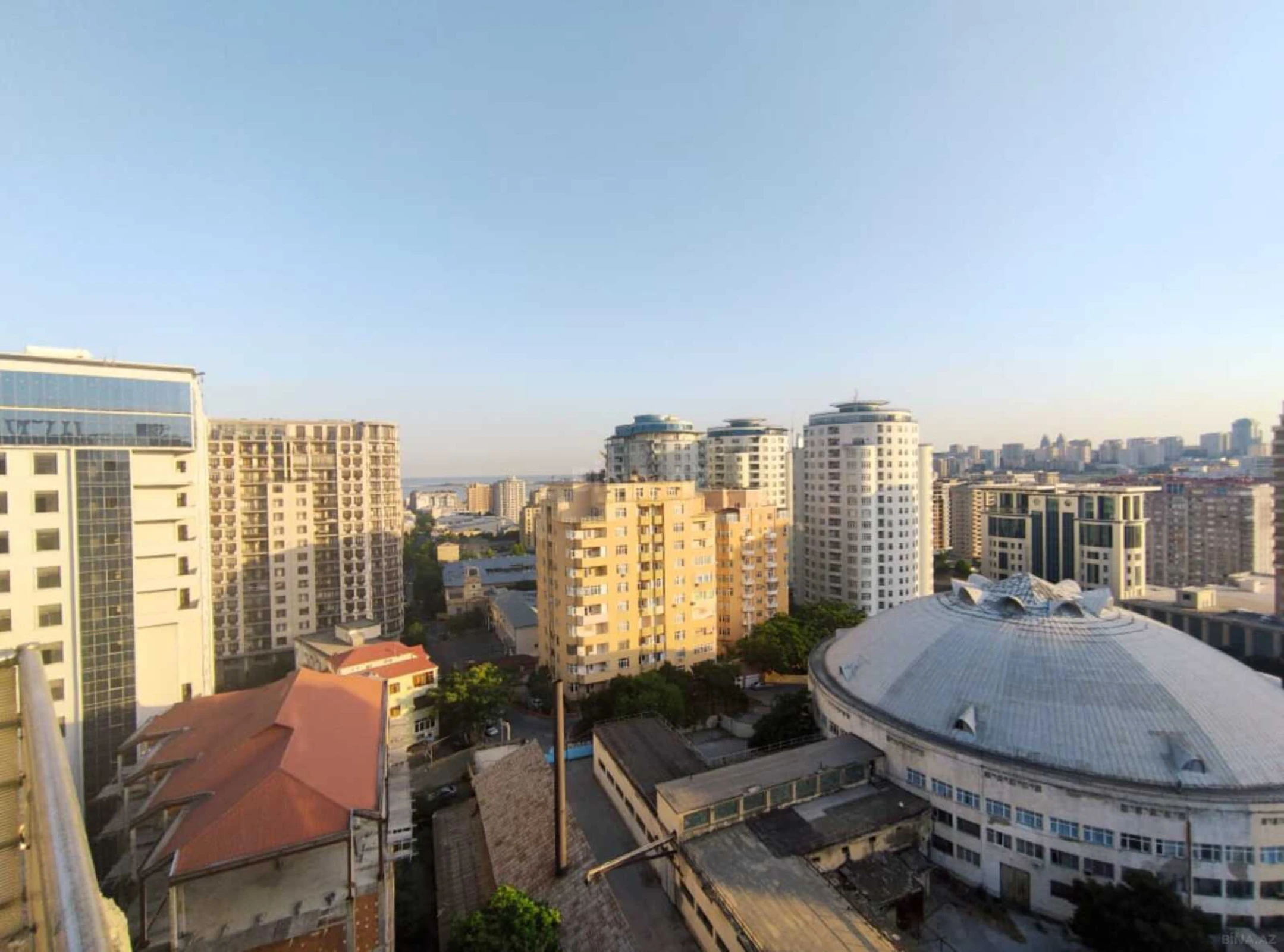 Satılır 4 otaqlı mənzil 140 m²