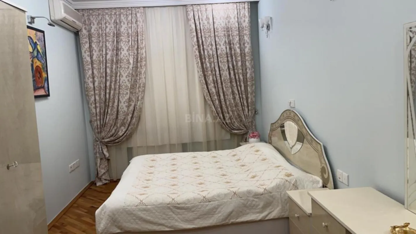 Kirayə verilir 2 otaqlı mənzil 80 m²