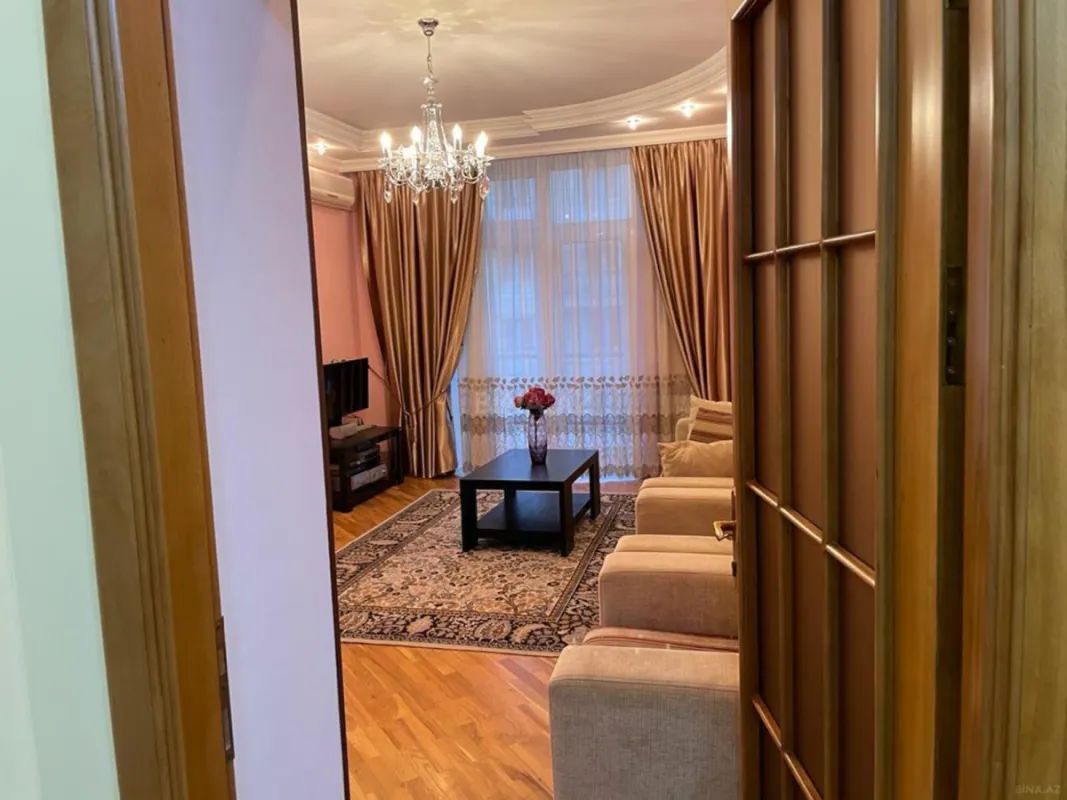 Kirayə verilir 2 otaqlı mənzil 80 m²
