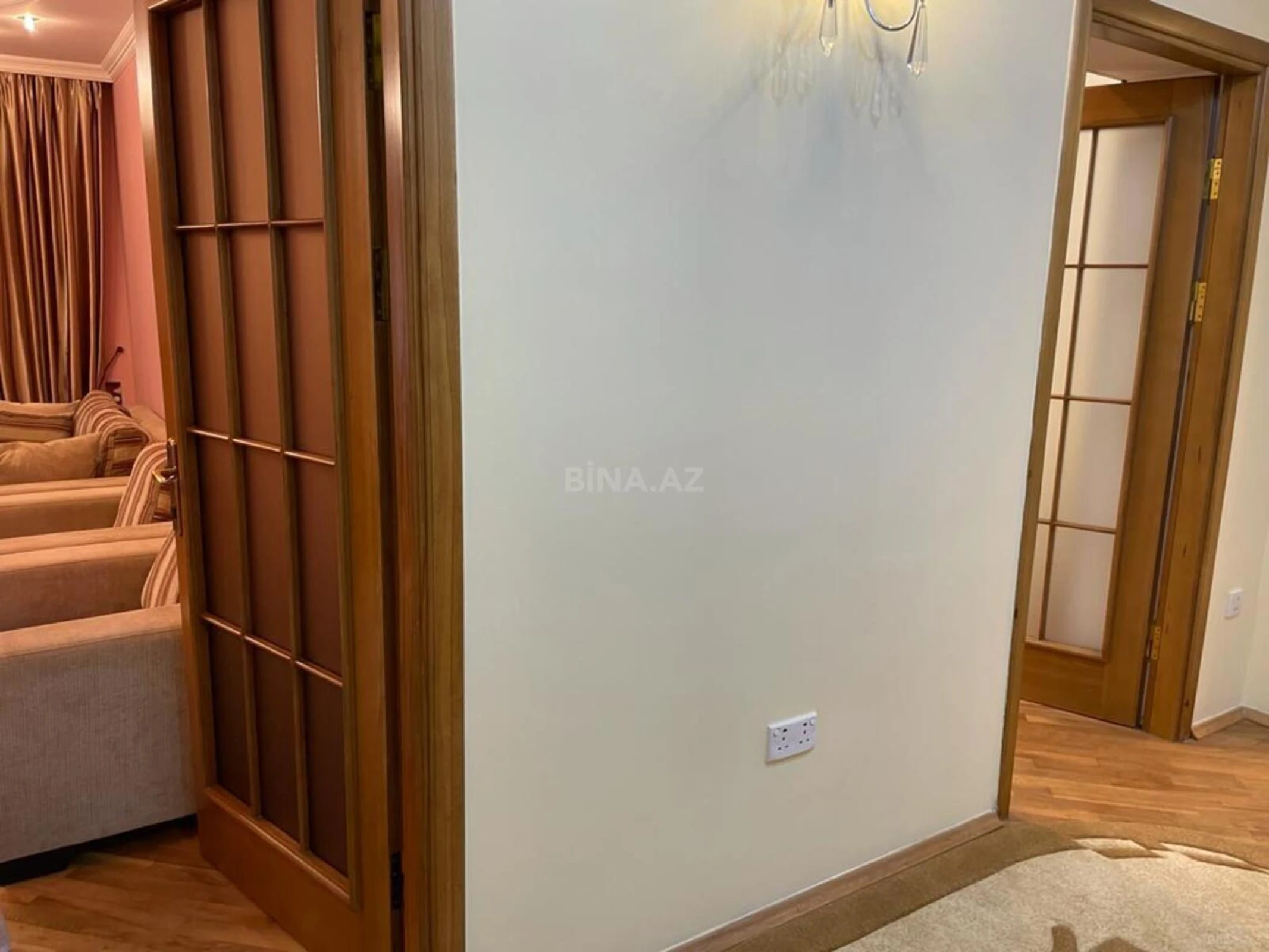 Kirayə verilir 2 otaqlı mənzil 80 m²