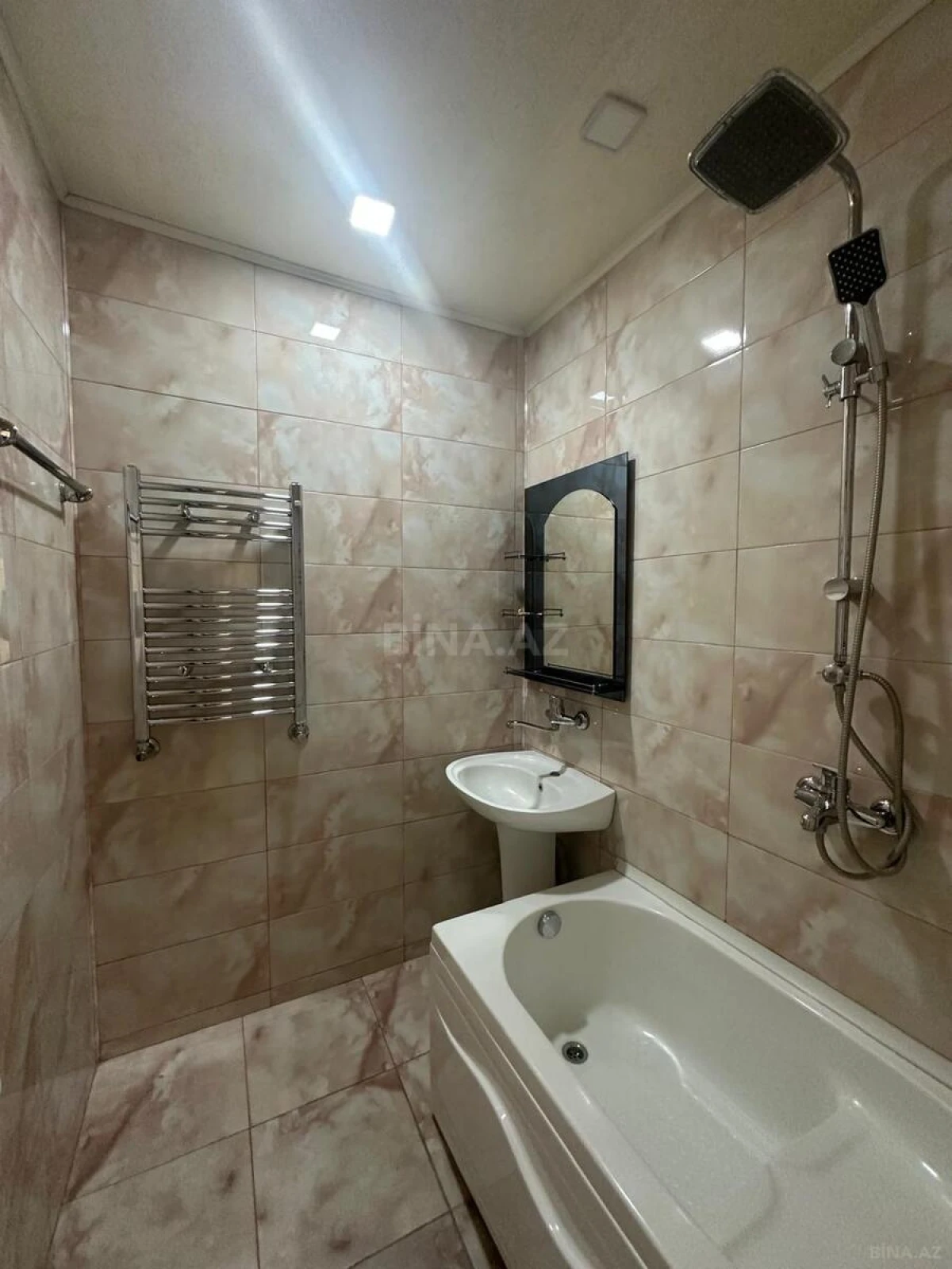 Satılır 2 otaqlı mənzil 55 m²