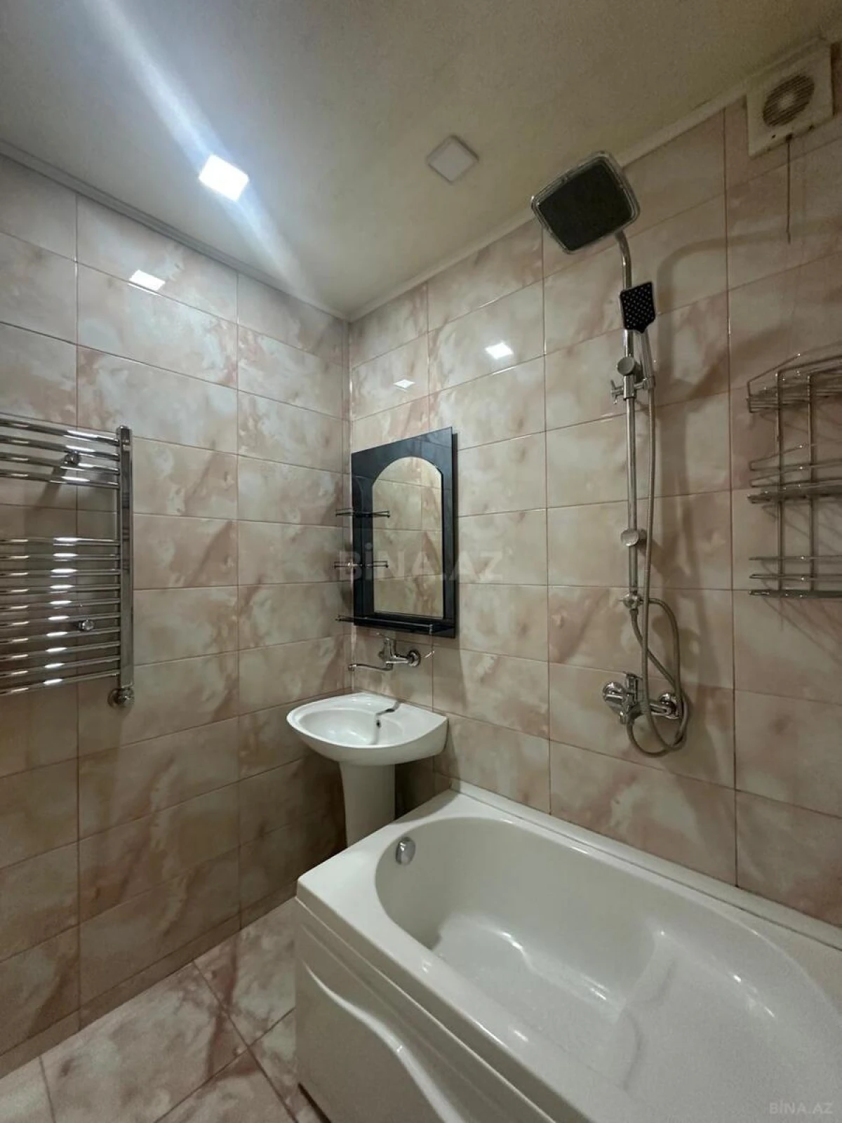 Satılır 2 otaqlı mənzil 55 m²