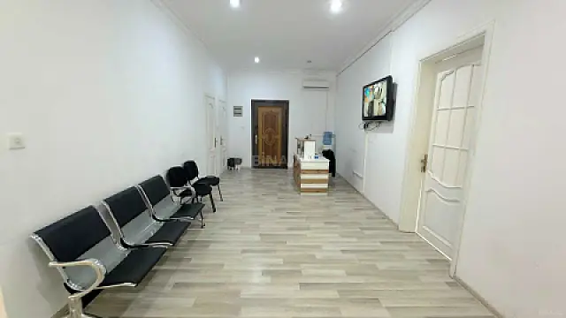 Kirayə verilir 6 otaqlı ofis 260 m²