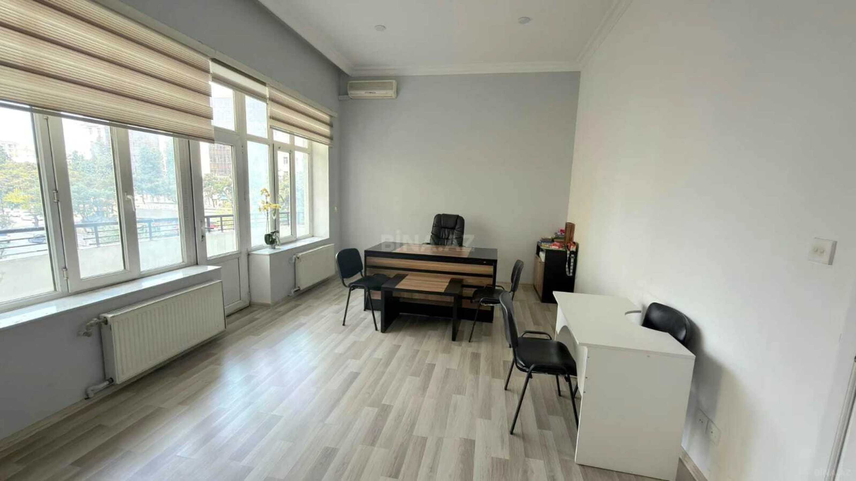 Kirayə verilir 6 otaqlı ofis 260 m²