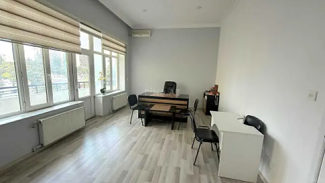 Kirayə verilir 6 otaqlı ofis 260 m² — Bakı 6 otaq 260.00 m²