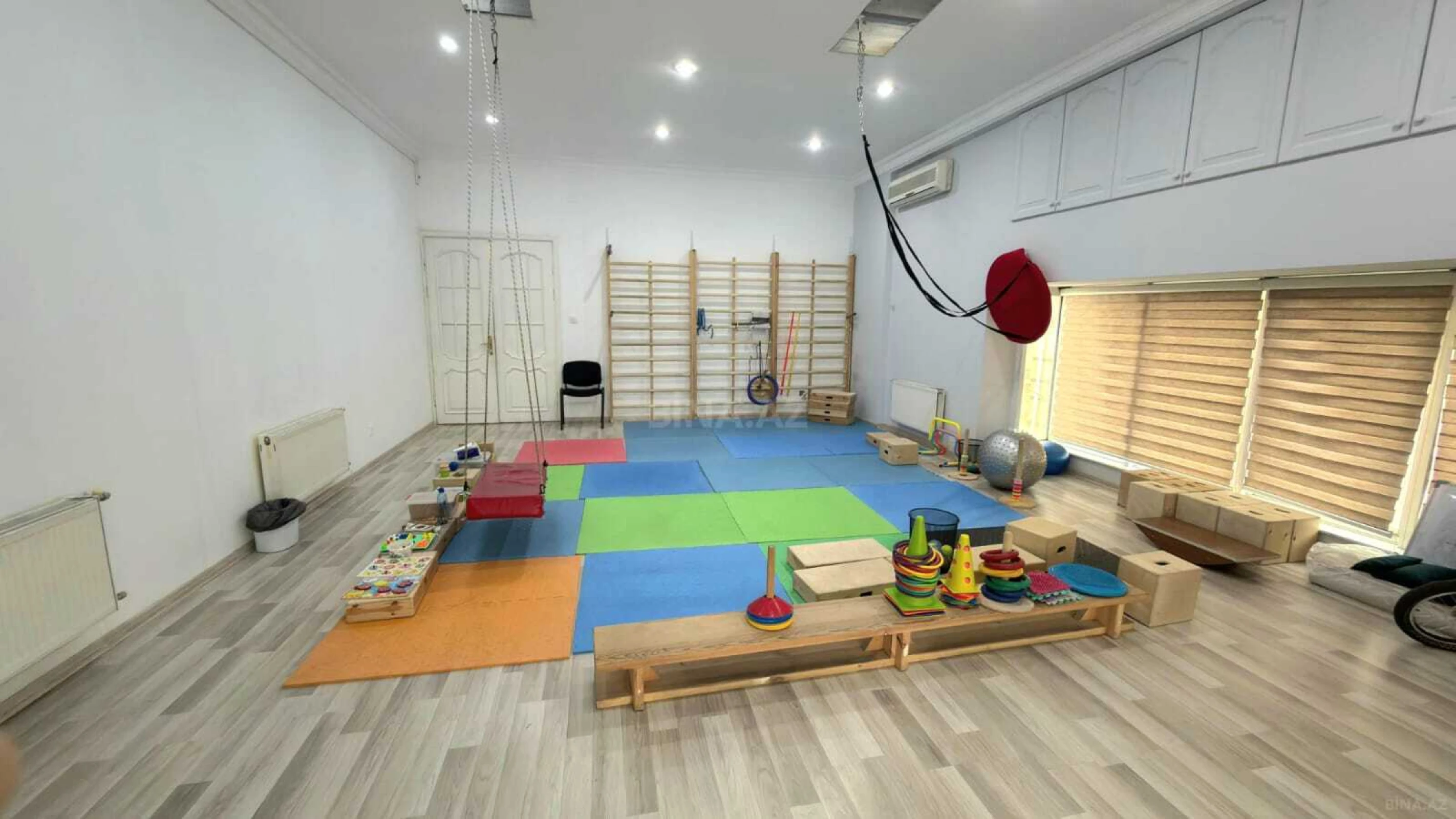 Kirayə verilir 6 otaqlı ofis 260 m²