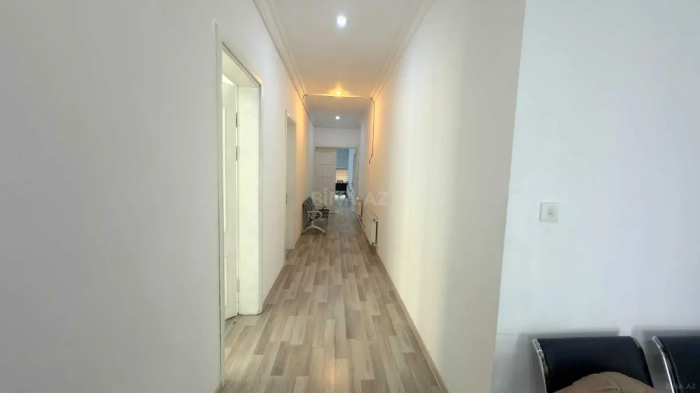 Kirayə verilir 6 otaqlı ofis 260 m²