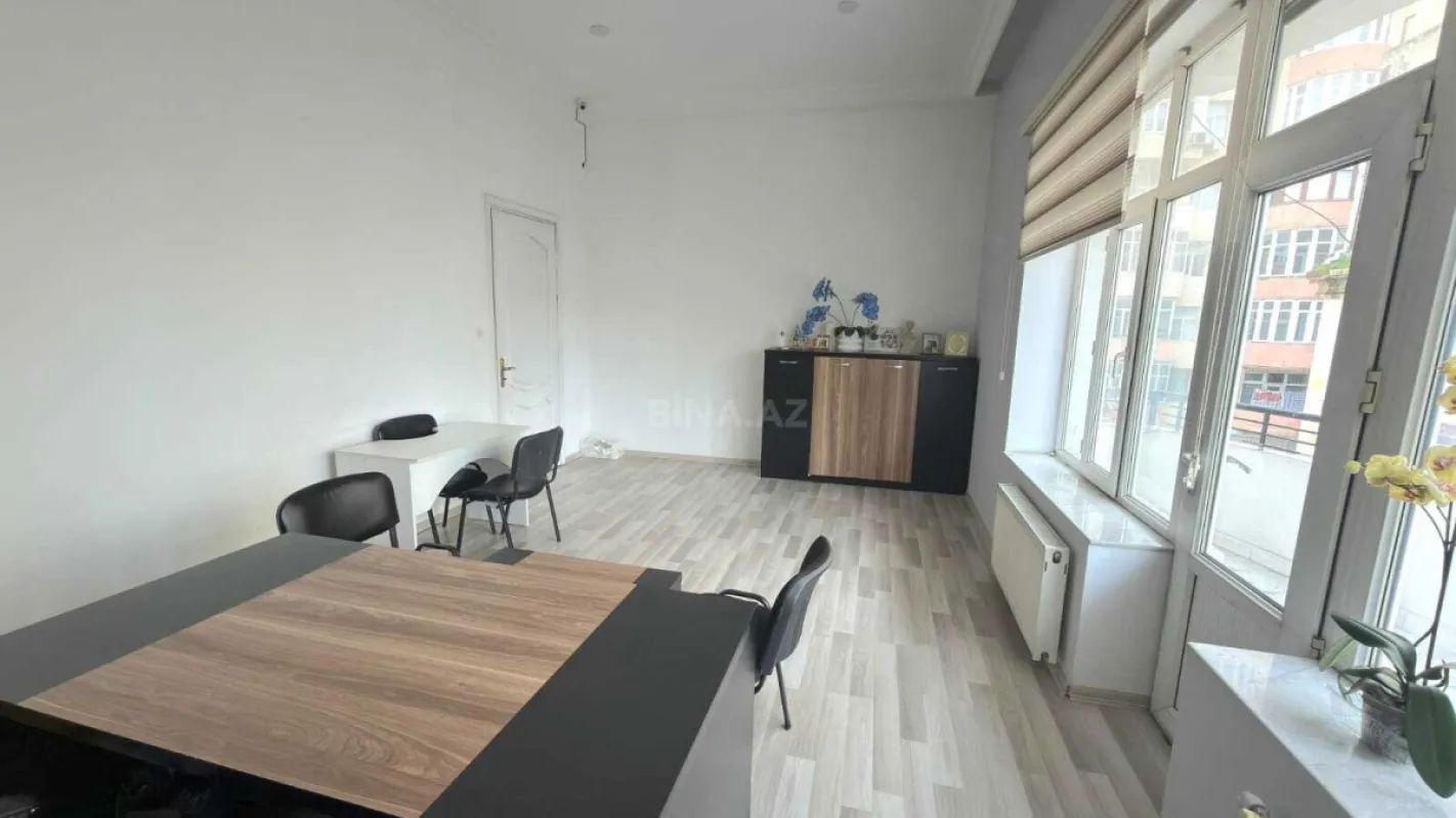 Kirayə verilir 6 otaqlı ofis 260 m²