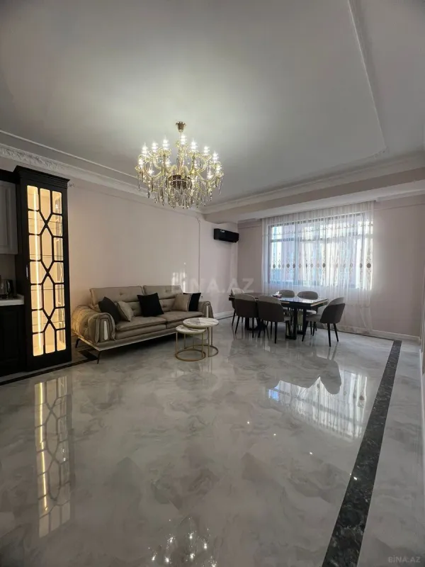Satılır 4 otaqlı mənzil 128 m²