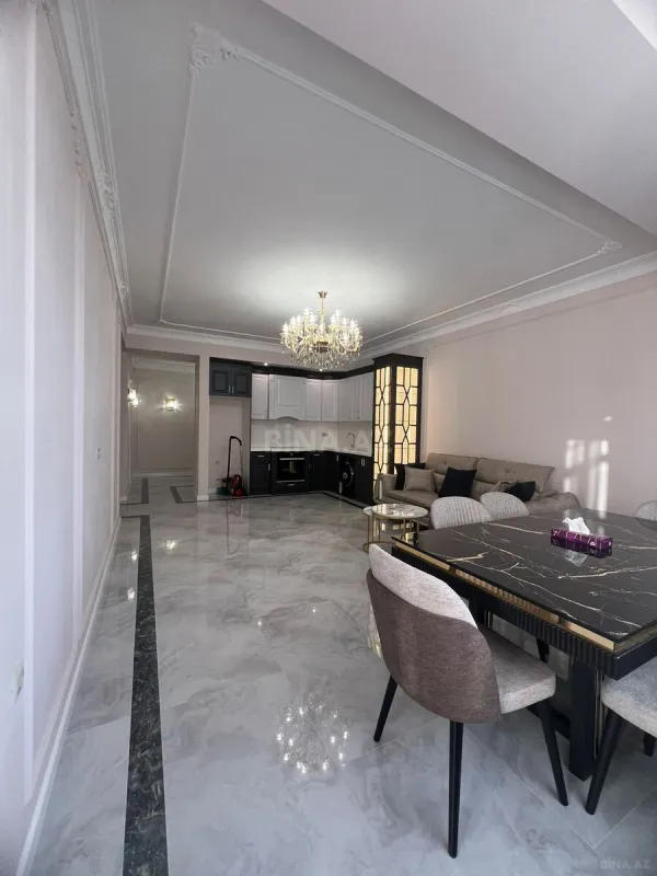 Satılır 4 otaqlı mənzil 128 m²