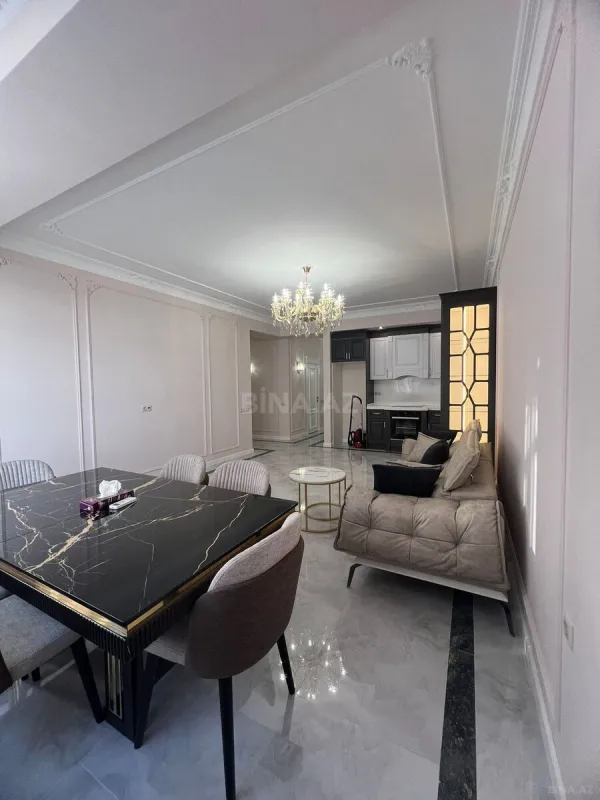 Satılır 4 otaqlı mənzil 128 m²