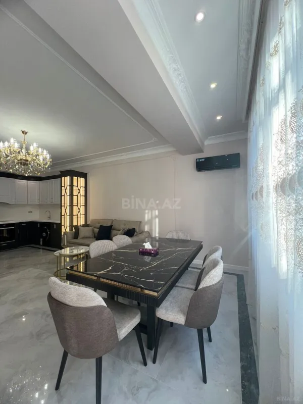 Satılır 4 otaqlı mənzil 128 m²