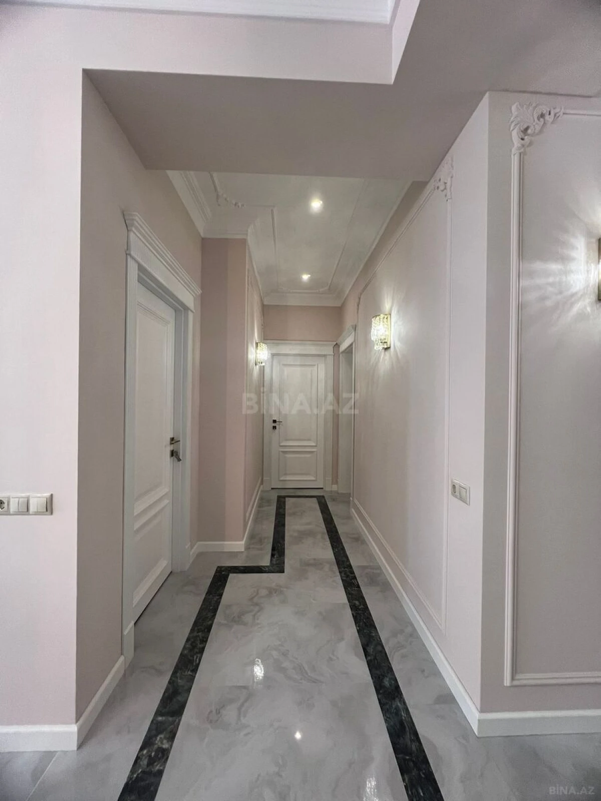 Satılır 4 otaqlı mənzil 128 m²