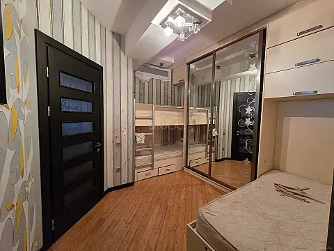 Satılır 3 otaqlı mənzil 93 m²