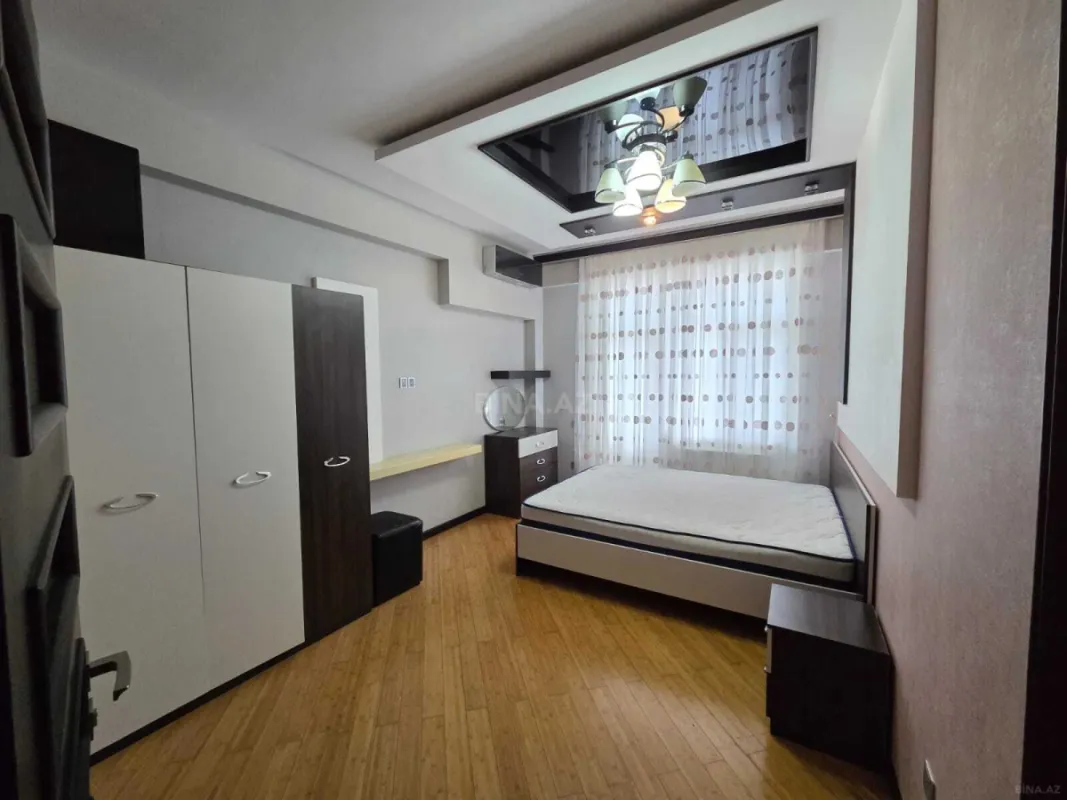 Satılır 3 otaqlı mənzil 93 m²