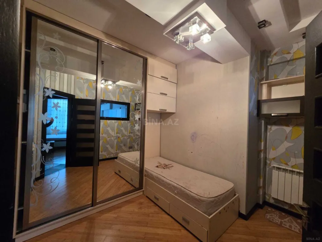 Satılır 3 otaqlı mənzil 93 m²