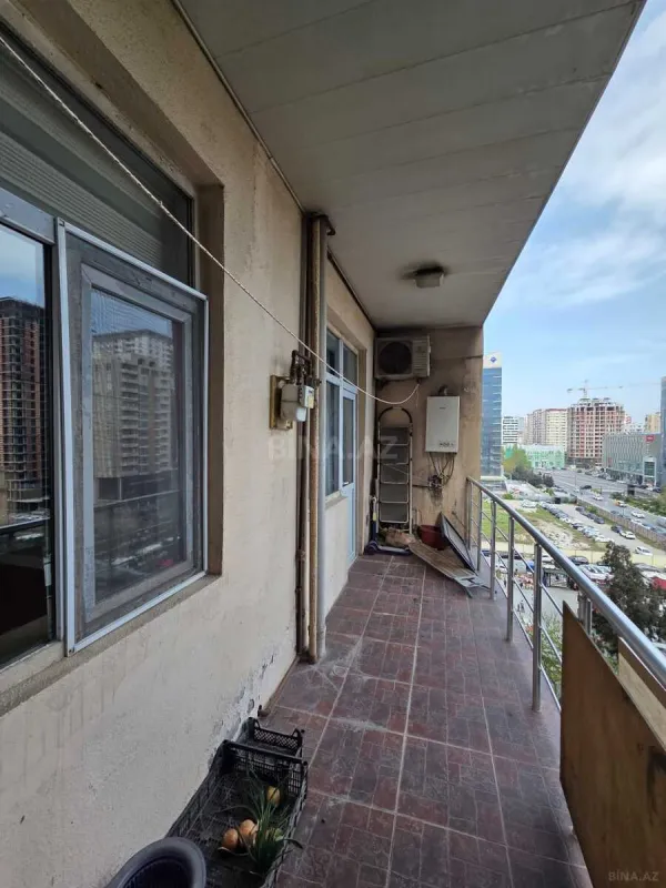 Satılır 3 otaqlı mənzil 93 m²