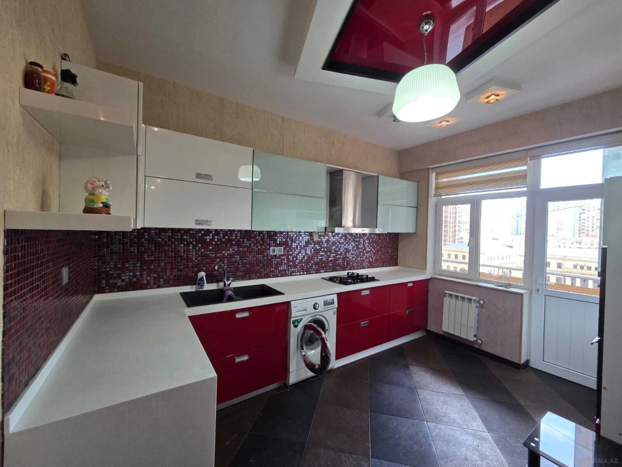 Satılır 3 otaqlı mənzil 93 m²