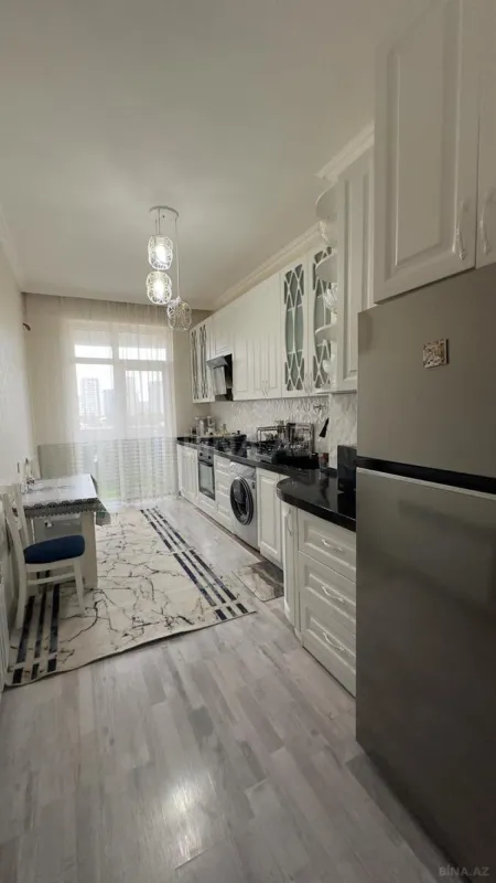 Satılır 3 otaqlı mənzil 130 m²